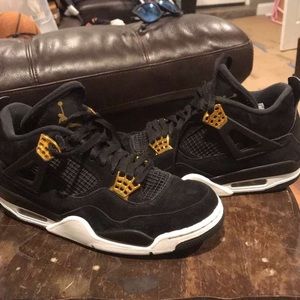 Jordan 4 Royalty